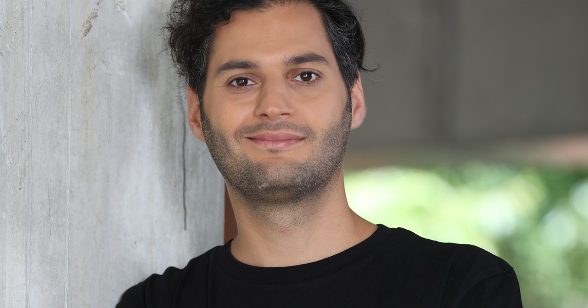 EXCLUSIV | Omid Ghannadi, personajul exotic de la show-ul "Visuri la cheie". Arhitectul iranian are o poveste de viață incredibilă | FOTO