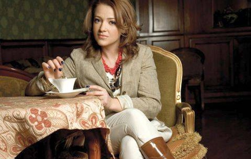 DRAMA REGINEI PANTOFILOR din ROMÂNIA: ŞI-A NĂSCUT FIUL PREMATUR, la 5 LUNI. PUŞTIUL e acum UN VOINIC