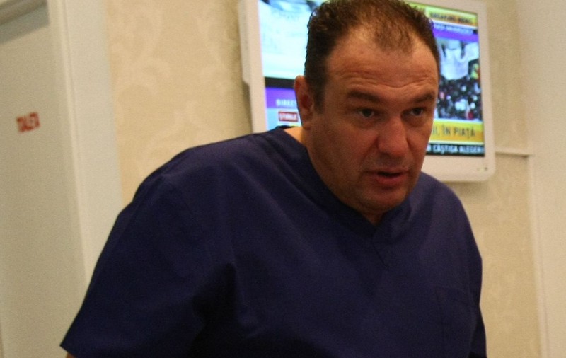 POVESTEA ŞANTAJULUI spusă de medicul Marek Vâlcu. DETALIILE celor 5 OPERAŢII ESTETICE ale Oanei Zăvoranu