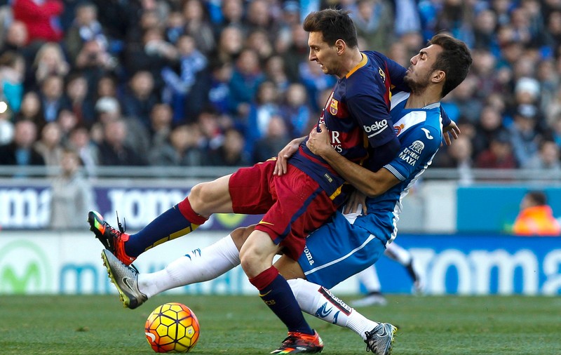 Echipa lui Gâlcă a rezistat onorabil o repriză pe ”Camp Nou”. Espanyol a deschis scorul, dar a pierdut clar / FOTO&VIDEO