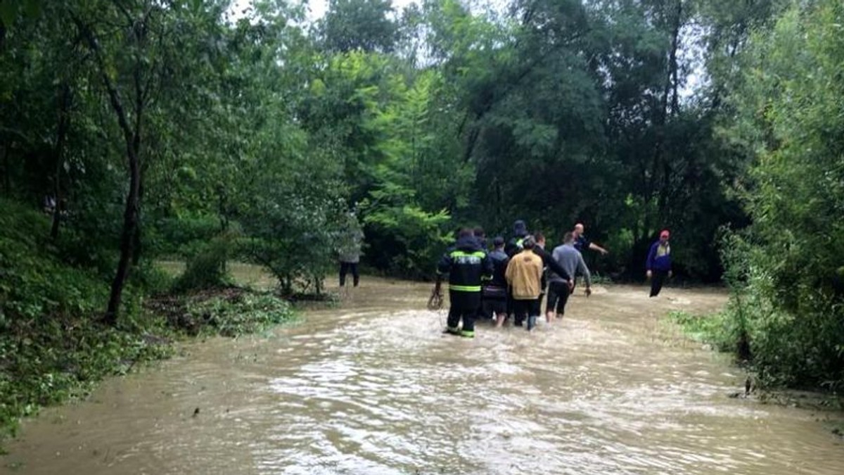 Cod roșu de inundații pe râuri din județele Timiș și Arad