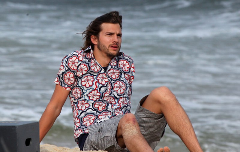 Ashton Kutcher nu o mai urmărește pe Demi Moore