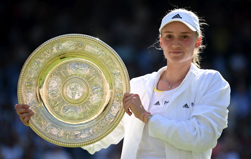 Sportiva care a eliminat-o pe Simona Halep de la Wimbledon a câștigat finala. E primul trofeu de Grand Slam pentru Elena Rybakina