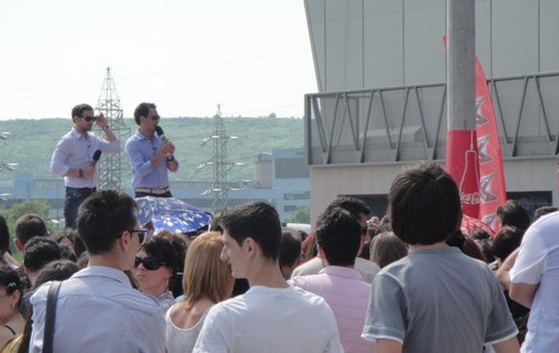 Toată suflarea Moldovei e cu Răzvan și Dani la X Factor!  