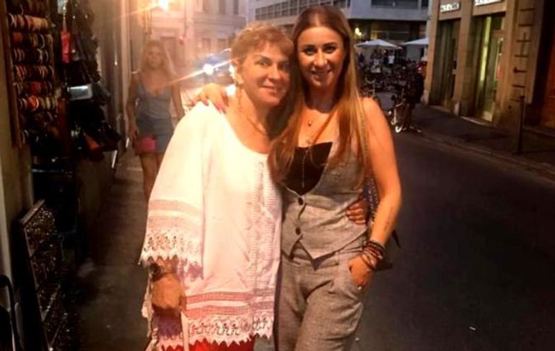 Dezvăluirile dureroase ale Anamariei Prodan despre mama sa, Ionela Prodan. Cât îi mai dăduseră medicii de trăit după ce s-a aflat că interpreta de muzică populară avea cancer
