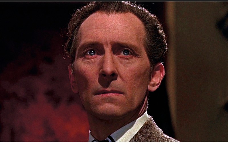 Un producător de film dă în judecată Disney după ce l-a recreat digital pe actorul Peter Cushing, mort în urmă cu 22 de ani