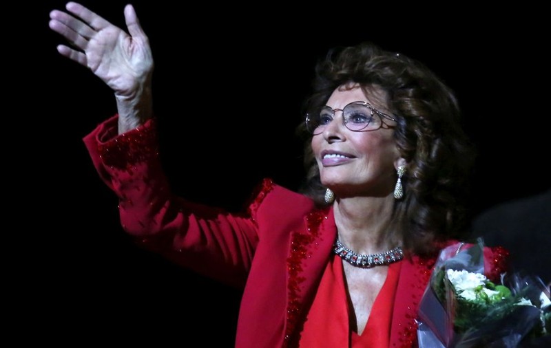 Sophia Loren vine pentru prima dată în România