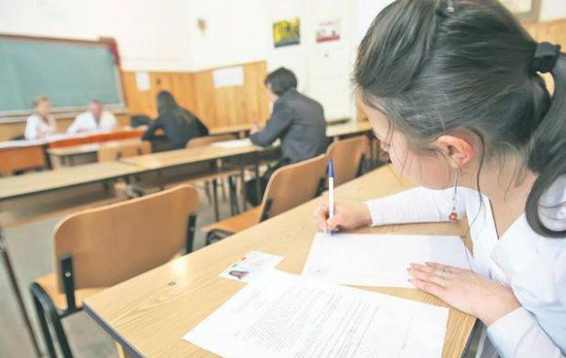 Elevii din clasa a VIII-a dau simularea Evaluării Naționale în perioada 5-7 martie