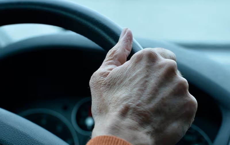 3 polițiști sunt anchetați în dosarul „Mită pentru permise” de la Zurich. Cât primeau ca să închidă ochii