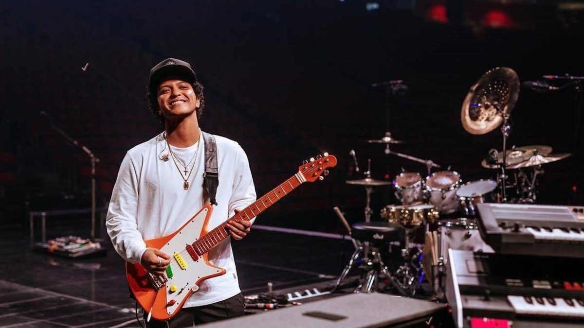 Câți bani a cheltuit Bruno Mars pentru opt ceasuri de lux. Pe toate le-a făcut cadou