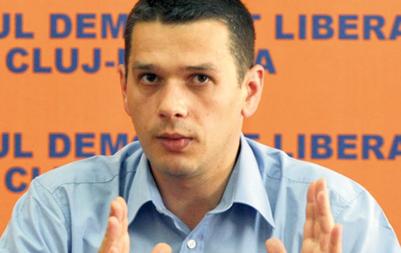 Purtătorul de cuvânt al lui Boc s-a bătut într-o cârciumă