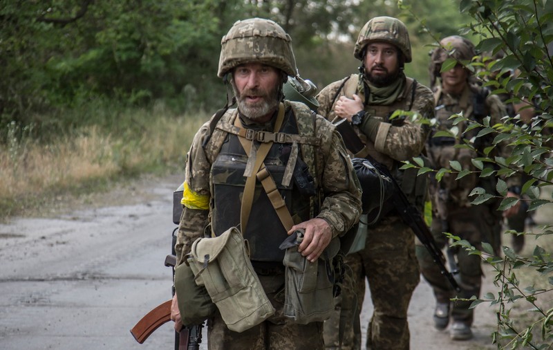 „Lumea nu trimite Ucrainei arme ca să reziste, ci o face pentru că Ucraina rezistă!”. Cine a spus-o