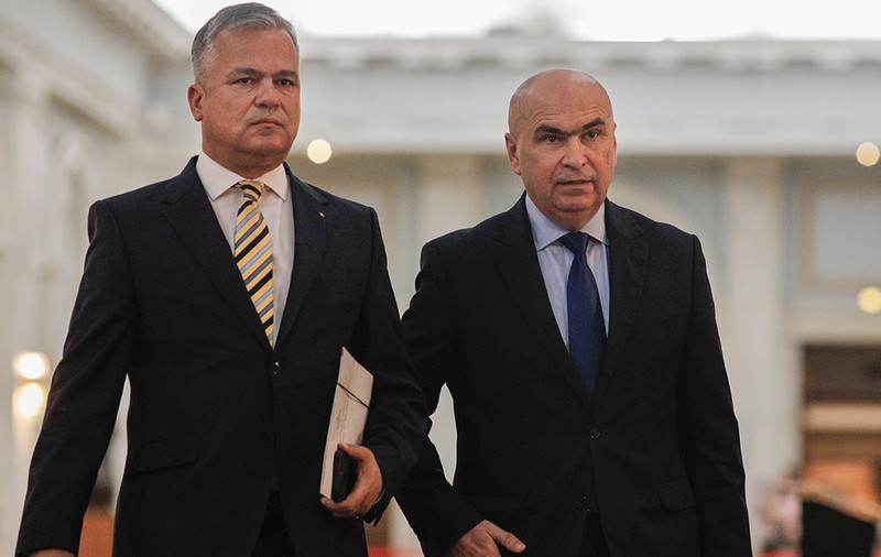 Război total în PNL: liberalii, prinși între excluderi și tentativă de răsturnare a lui Bolojan