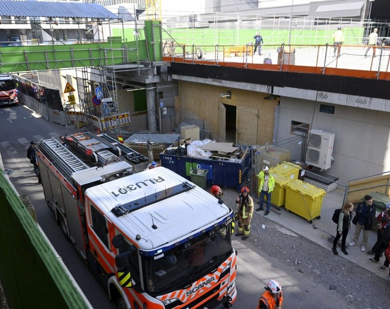 Un pod pietonal s-a prăbușit în Finlanda. 27 de răniți, majoritatea copii