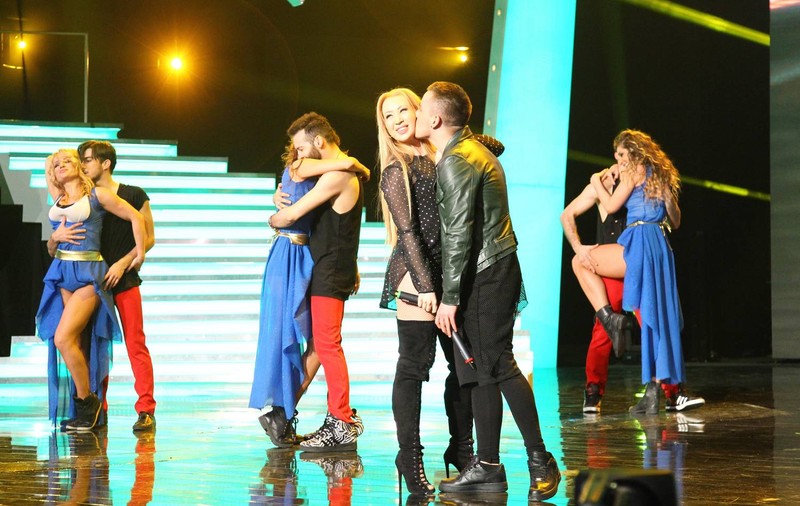 SUNT SAU NU ÎMPREUNĂ? ADRIAN ŢUŢU, câştigătorul "ROMÂNII AU TALENT", SE DISTREAZĂ CU XONIA