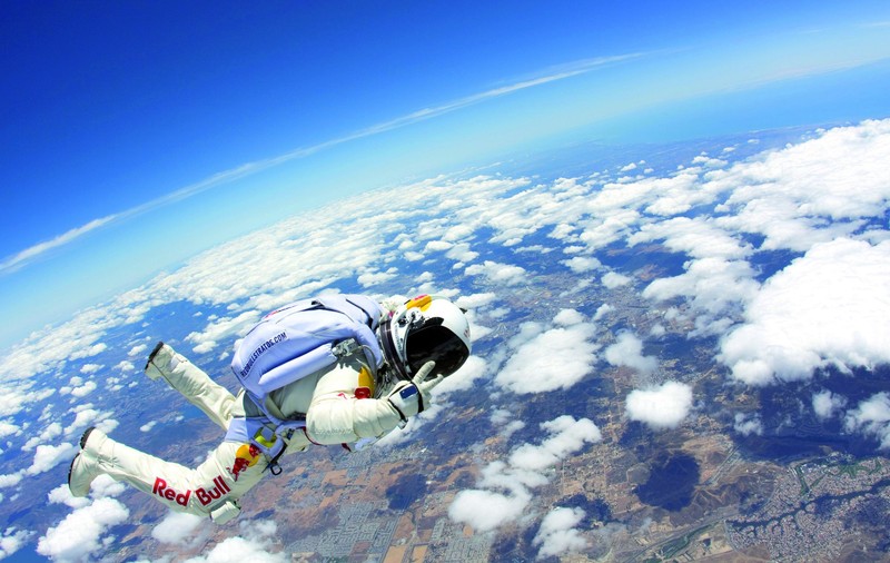 Felix Baumgartner, omul care a sărit din Stratosferă, vine în România!
