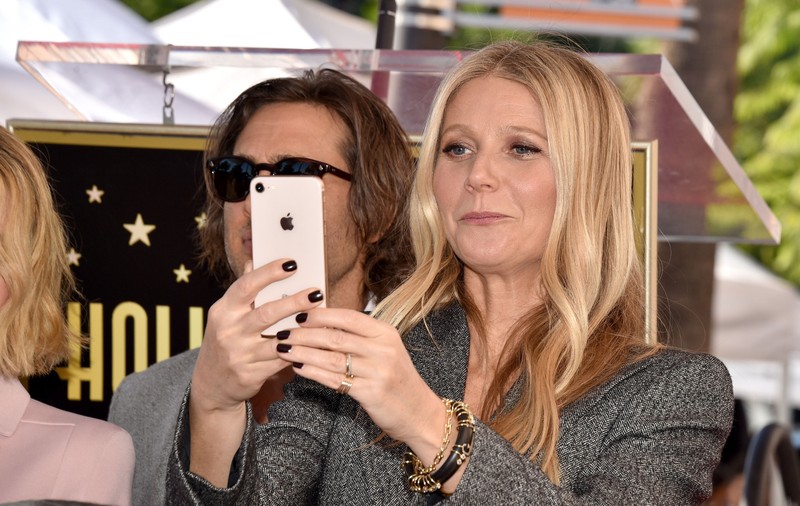 Ce-și amintește Gwynteh Paltrow din relația cu Brad Pitt. "Asta nu s-ar întâmpla vreodată în zilele noastre"