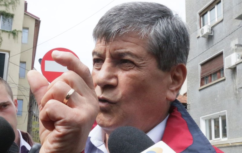 Judecătorul Stan Mustaţă şi grefiera Mariana Curea au fost arestaţi