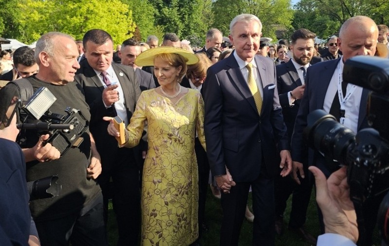 Margareta și Radu Duda au celebrat duminică, 10 mai, printr-un Garden Party la Palatul Elisabeta, 160 de ani de la fondarea Casei Regale și a Statului român modern. Foto: Cristian Otopeanu / Libertatea