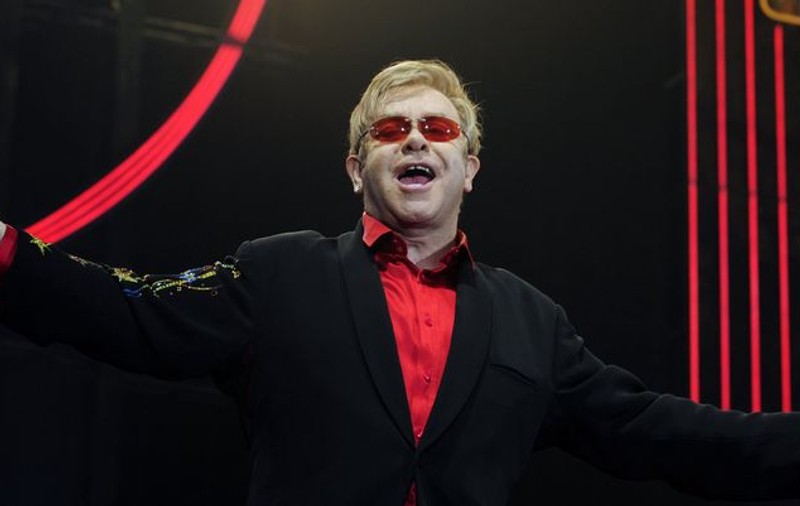 Elton John va scoate un album cu Leon Russel