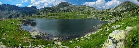 Lacul Bucura din Muntii Retezat