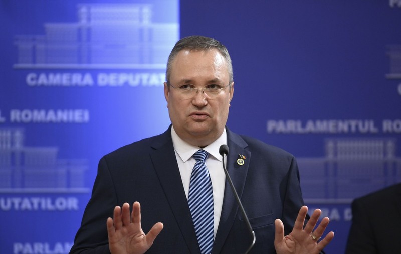 Reacția premierului Ciucă când este întrebat dacă liberalii sunt „ospătarii PSD”, cum a acuzat un membru din conducerea PNL