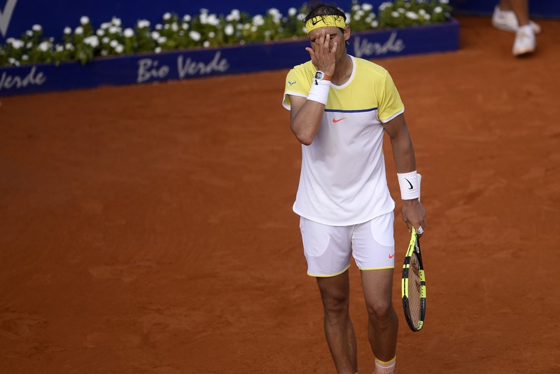 epa05159097 Spanish Rafel Nadal reacts after being defeated by Austrian Dominic Thiemi during a semifinal of the ATP Tournament of Buenos Aires, in Buenos Aires, Argentina, 13 February 2016. EPA/Juan Ignacio Roncoroni