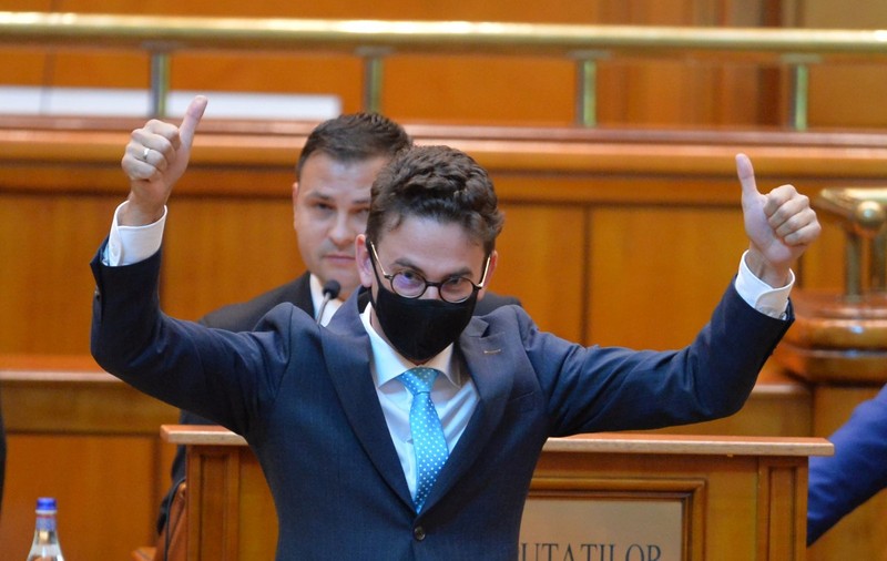 USR anunță o moțiune simplă împotriva lui Lucian Romașcanu, dacă nu-l demite „de urgență” pe directorul TNB