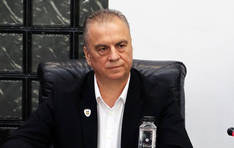Omisiuni și inexactități în declarațiile de avere ale unei angajate APIA și ale soțului ei, un lider local AUR. Politicianul a trecut greșit de 13 ori prenumele nevestei sale
