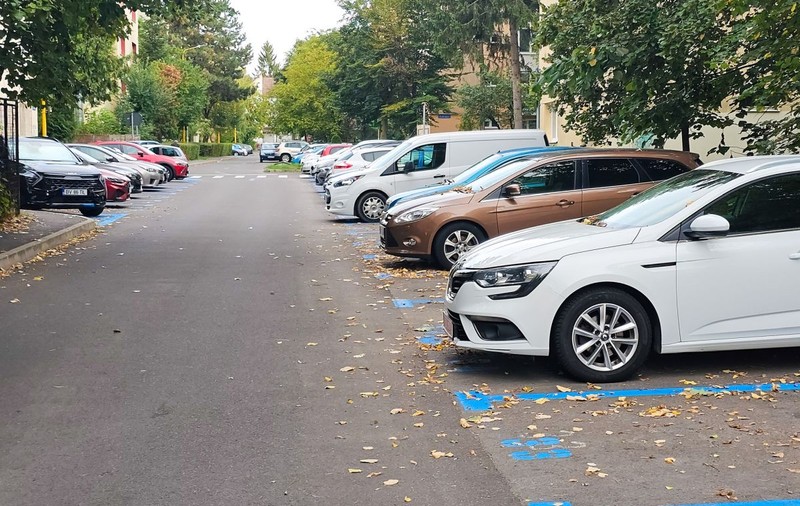 În Brașov încep de marți procedurile de atribuire a locurilor de parcare pentru Astra 1