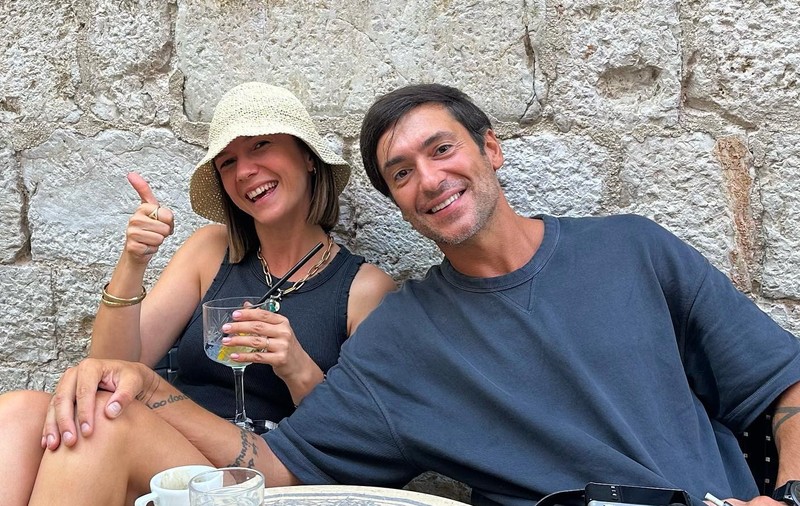 Adela Popescu, detalii neștiute despre familia ei. „Îți vine să mai spargi o farfurie de nervi. Nimic nu durează la infinit”. Ce i-a transmis Laura Cosoi
