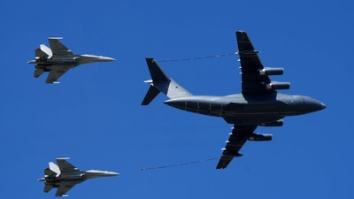 avioane, armata, soldati, china CHINA - SEPTEMBER 23: YY-20A tanker aircraft and J-16 fighter jets perform in the sky during the 2025 aviatio