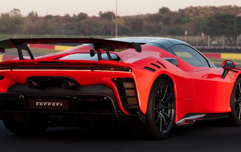 Șofer de Ferrari SF90, lăsat fără permis și fără mașină după ce a „zburat” prin oraș: „E nouă, nu sunt obișnuit cu ea”