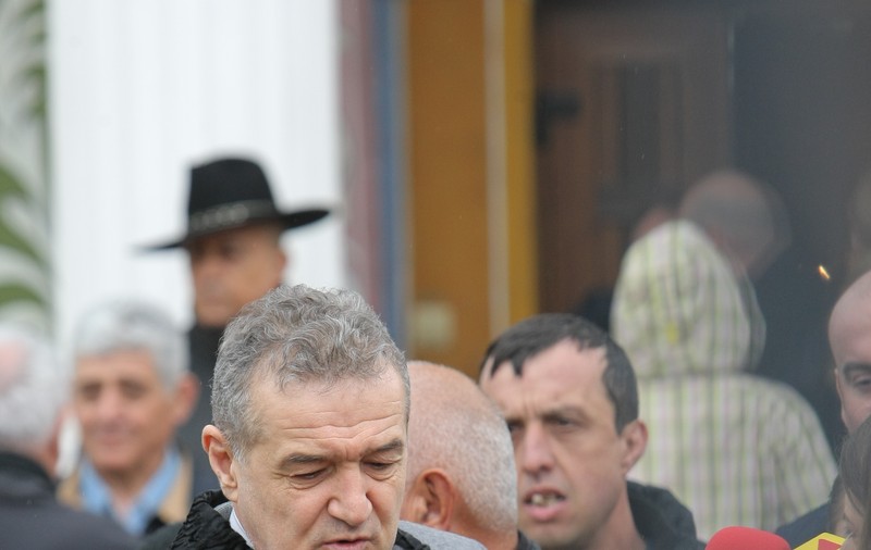 Gigi Becali a vândut Steaua! Noii proprietari recuperează marca de la Armată