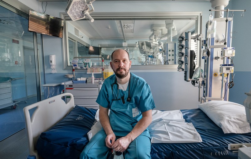 Povestea unui medic român în Italia: „Dacă m-aș muta înapoi în țară, aș avea satisfacția că lucrez pentru ai mei”