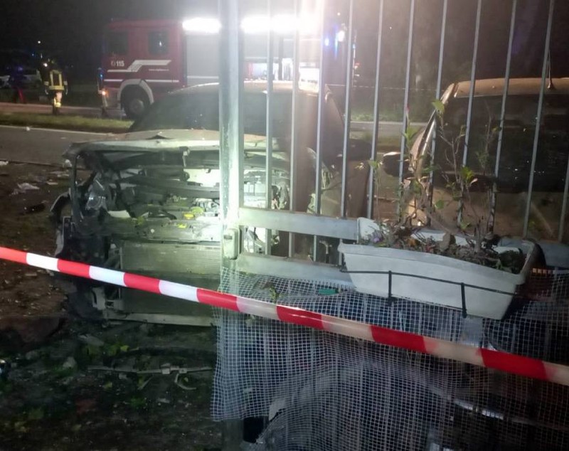 O bombă a explodat sub mașina unui cunoscut jurnalist italian. Casa lui și autoturismul fiicei sale au fost avariate