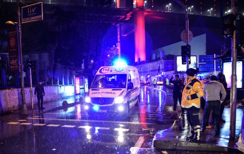 Explozie puternică în Turcia, la Izmir. Cel puțin doi morți. Momentul deflagrației, suprins de camerele de supraveghere | VIDEO