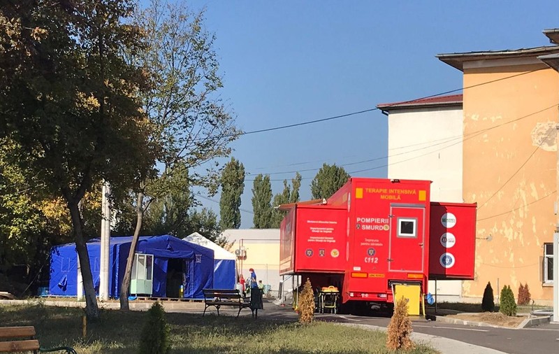 Tirul ATI de la ”Victor Babeș” din Timișoara s-a stricat. Bolnavi cu forme severe de Covid-19 au cerut să fie sedați, din cauza frigului din unitatea mobilă
