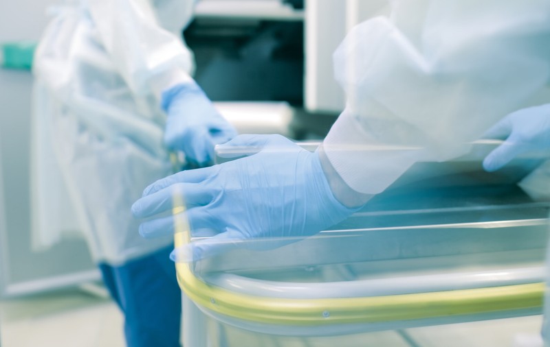 A murit de COVID, dar nu are cine să-i ia trupul de la morgă, pentru că toată familia lui e infectată