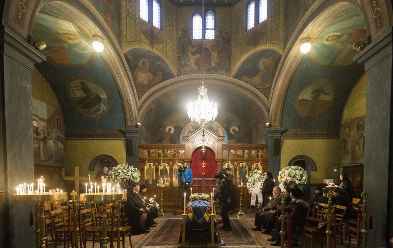 FOTO/ Sicriul Regelui Mihai, lăsat singur la Biserica Ortodoxă din Lausanne