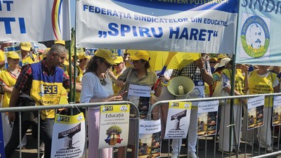 Proteste ale sindicaliștilor din educație în fața Parlamentului. Foto: FSE Spiru Haret