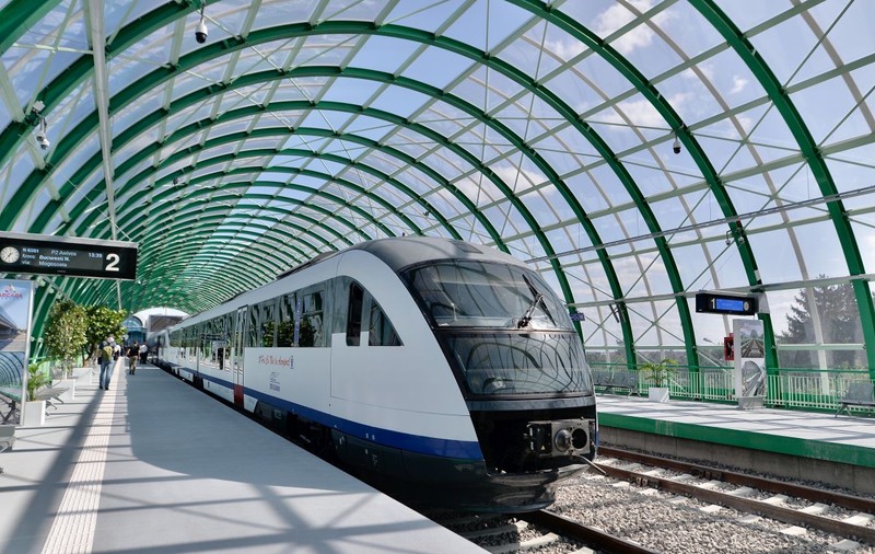 Circulația autobuzelor liniei 780, Gara de Nord – aeroport, suspendată de la 1 august. Rămâne varianta trenului