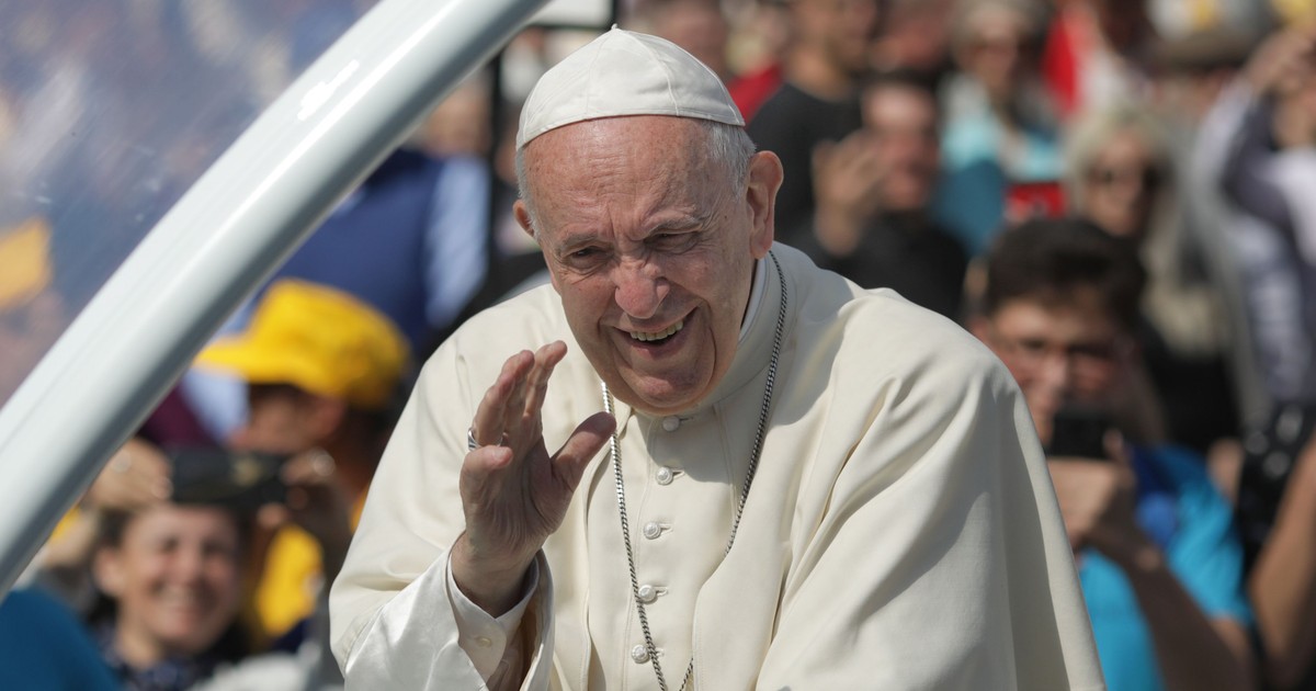 Papa Francisc a numit un nou Episcop pentru România
