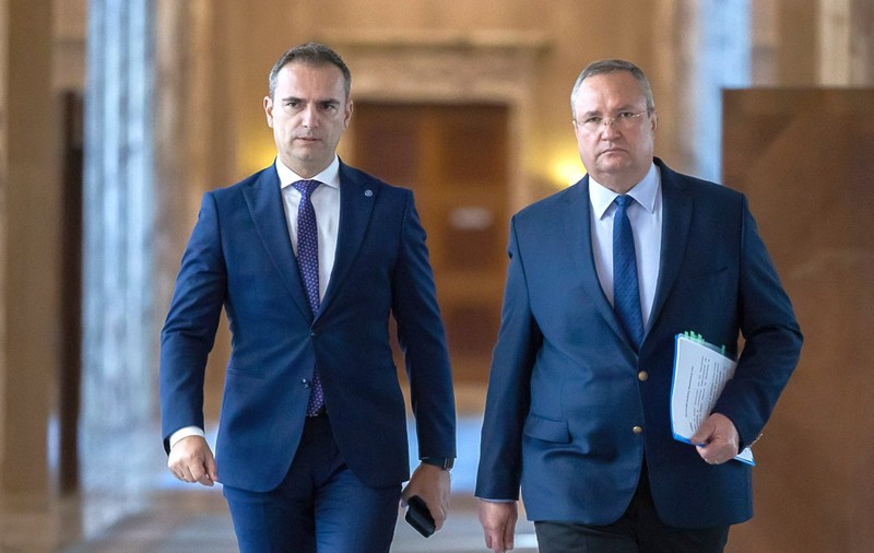 Explicația Guvernului după ce ministrul Apărării nu a participat la fabrica de blindate din Dâmbovița alături de Ciucă și Ciolacu