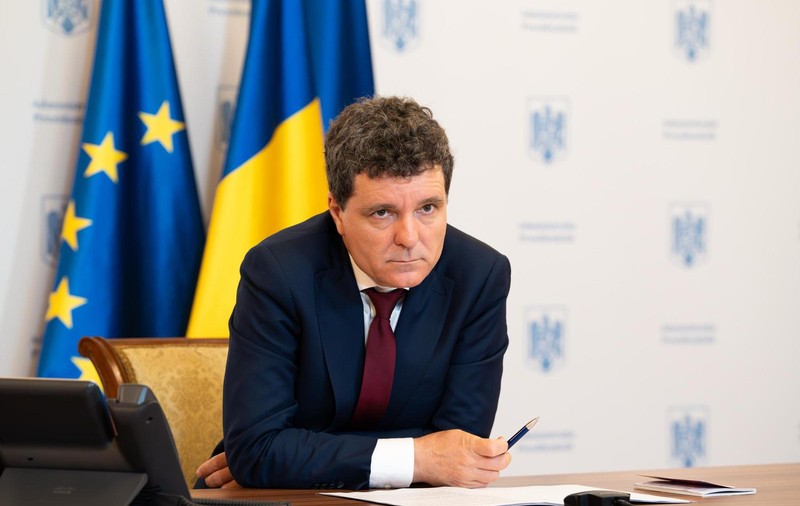 Nicuşor Dan: Poate n-ar fi rău să copiem Marea Dictare Naţională. Am putea să începem cu clasa politică