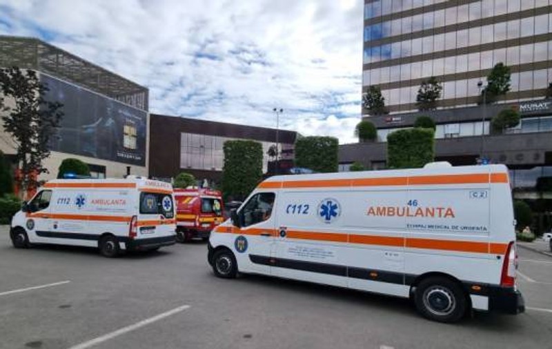 O femeie fără permis, din Sibiu, şi-a accidentat mama în timp ce parca maşina în curtea casei