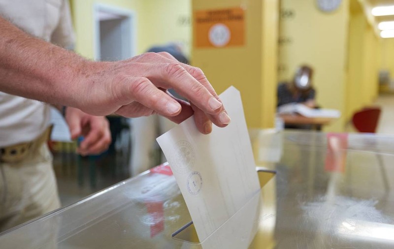 Polonia nu-și lasă cetățenii din Ucraina să voteze: „Este imposibil să se organizeze alegeri în Ucraina în așa fel încât rezultatele lor să nu poată fi contestate”