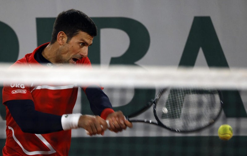 VIDEO | Sârbul Novak Djokovici a lovit din nou un arbitru, involuntar, în victoria cu rusul Hacianov de la Roland Garros. Ce a urmat