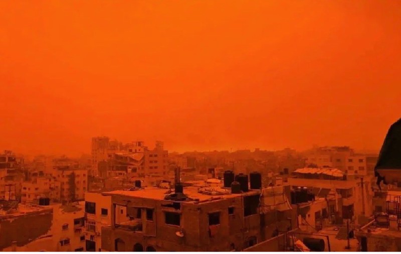 O furtună devastatoare de nisip din Gaza a distrus taberele de refugiați ale oamenilor strămutați în urma războiului