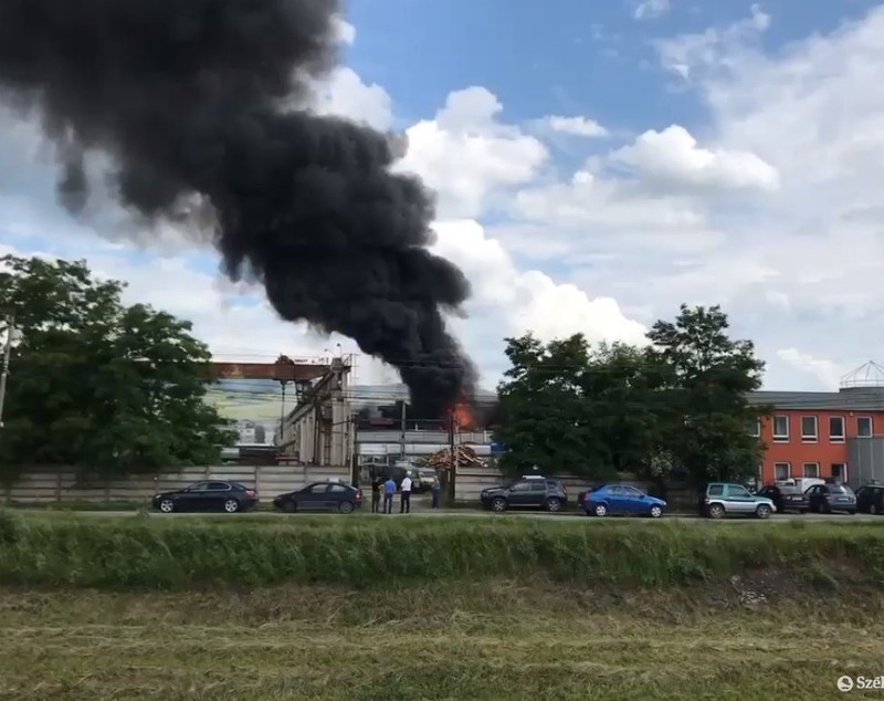 Incendiu la un depozit din Harghita, soldat cu doi răniți. A fost activat sistemul Ro-Alert (FOTO & VIDEO)